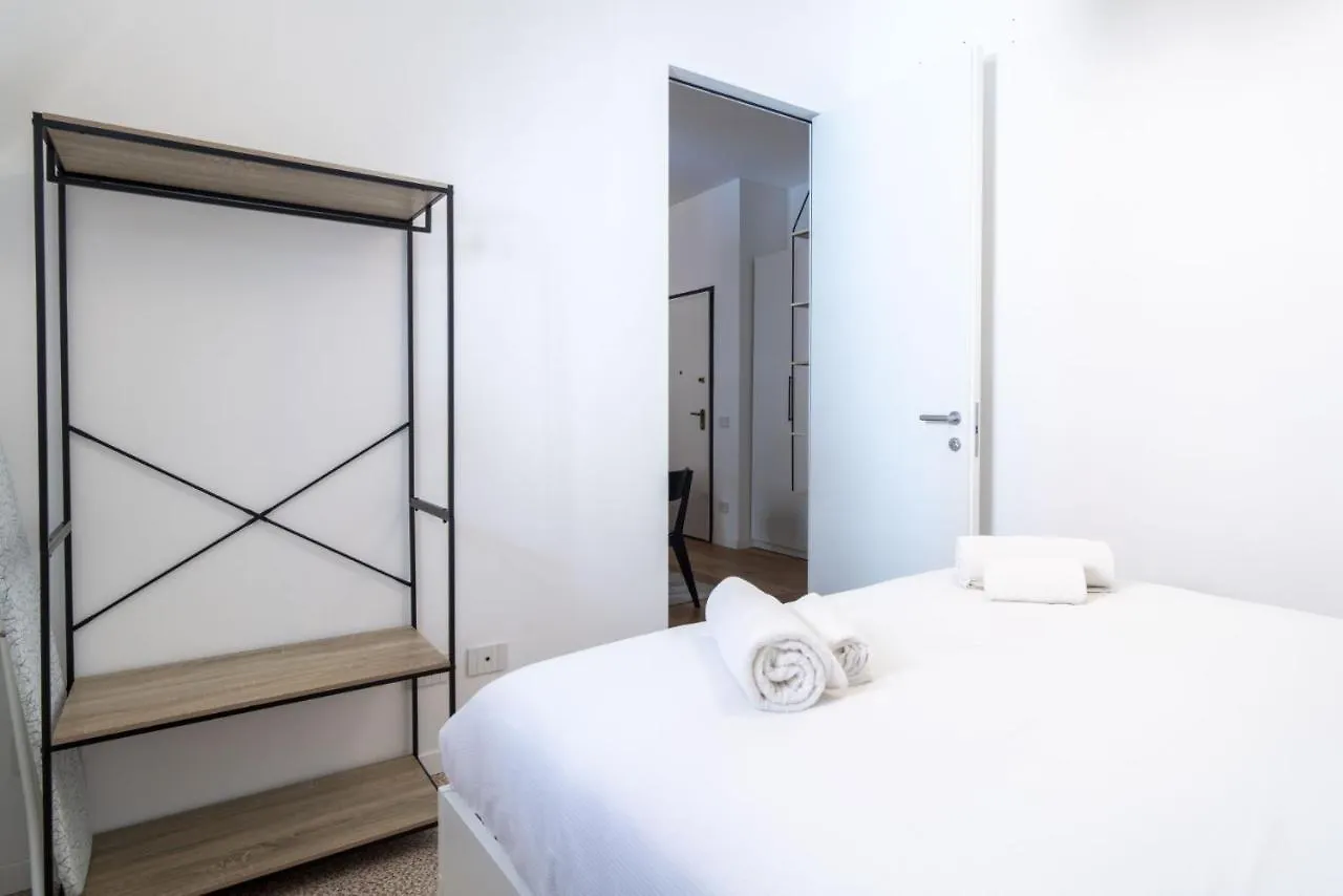 Easylife - Oasi Di Tranquillita Zona Sempione Apartment Milan 0*,